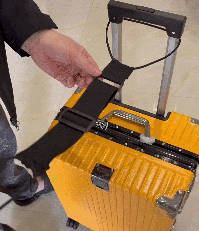 TravelStrap Pro keeps luggage securely connected